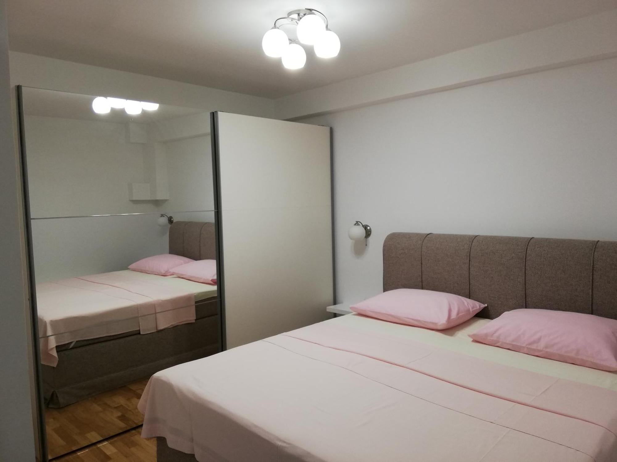 Guesthouse Vesna 塞尼 外观 照片