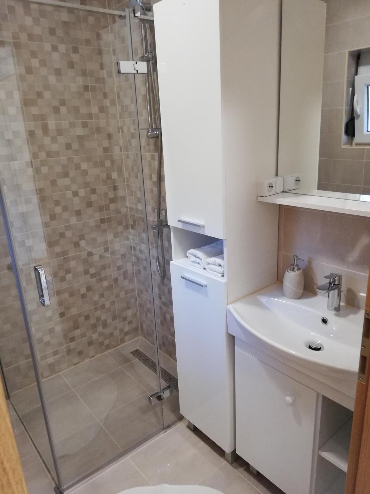 Guesthouse Vesna 塞尼 外观 照片
